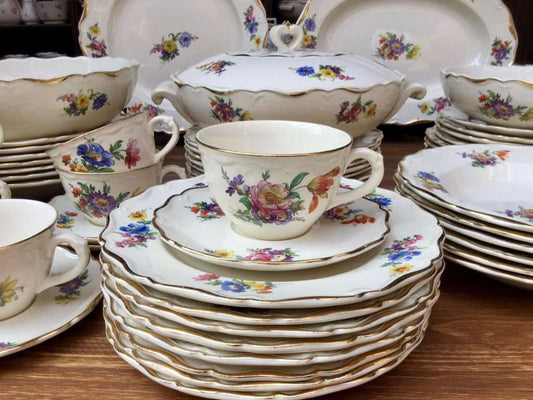 Antique Boch - Saxe de Fleur dinner service set.