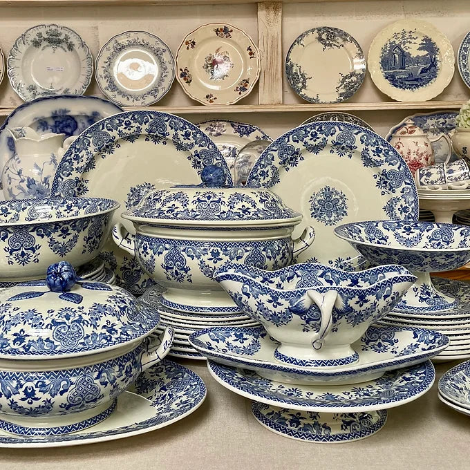 French dinner service by Gien for 10
