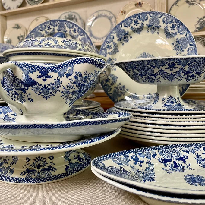 French dinner service by Gien for 10