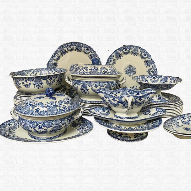 French dinner service by Gien for 10